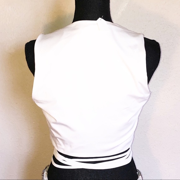 White Crop Top | Large - Picture 3 of 3